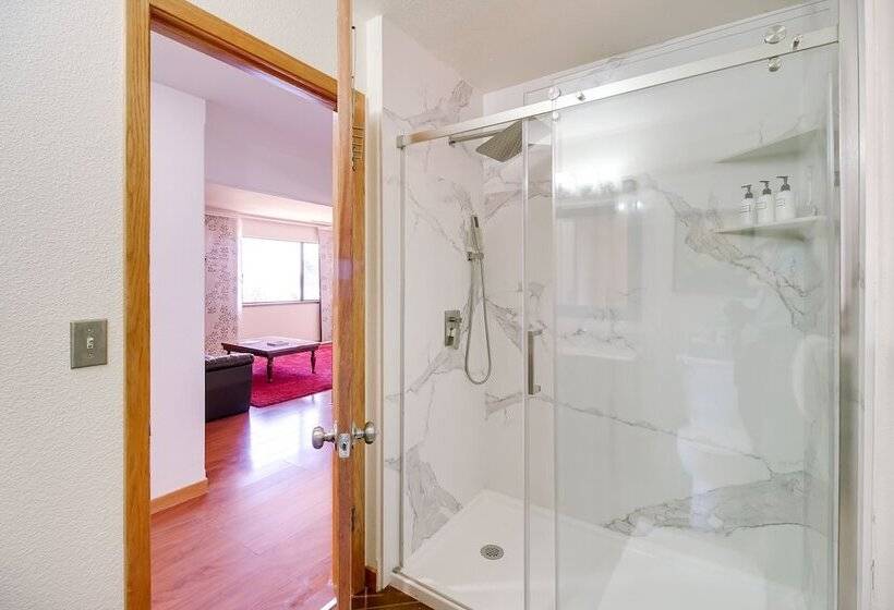 Idyllic Kelseyville Home W/ 2 Decks + Views!