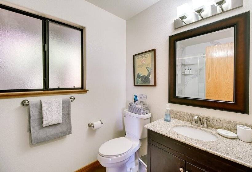 Idyllic Kelseyville Home W/ 2 Decks + Views!