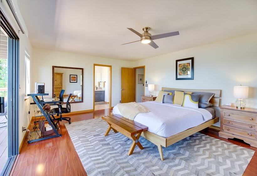 Idyllic Kelseyville Home W/ 2 Decks + Views!