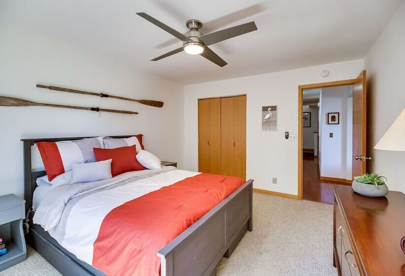 Idyllic Kelseyville Home W/ 2 Decks + Views!