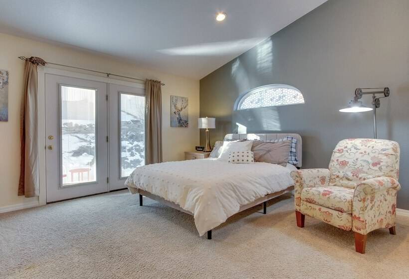 Inviting Great Falls Home W/ Wraparound Deck!