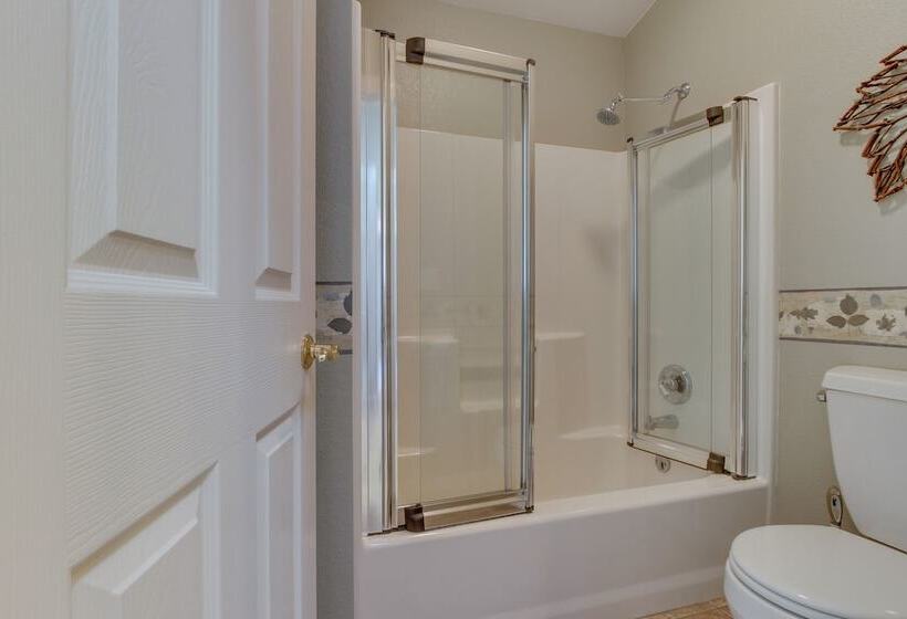 Inviting Great Falls Home W/ Wraparound Deck!