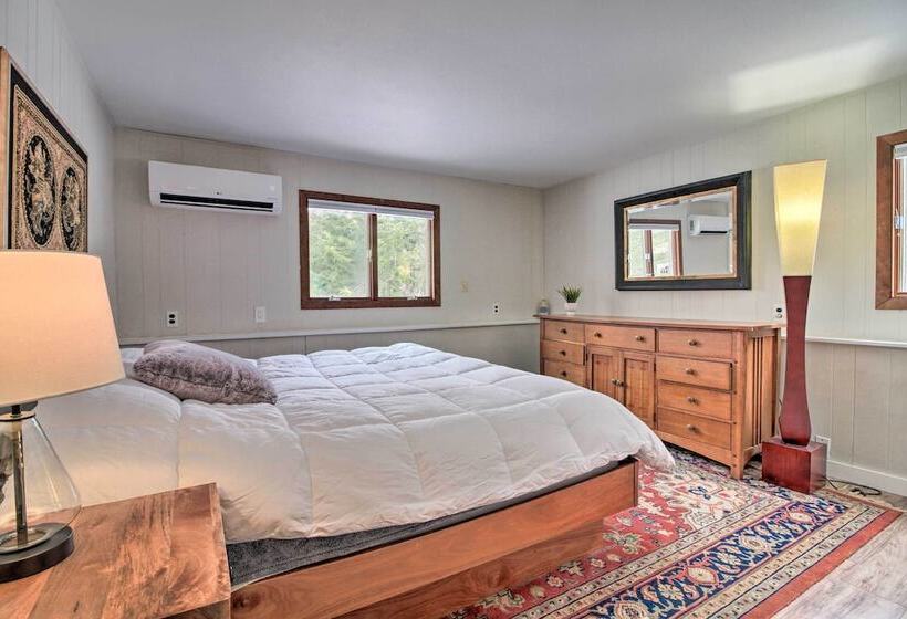 Inviting Vermont Home On Mount Ascutney!