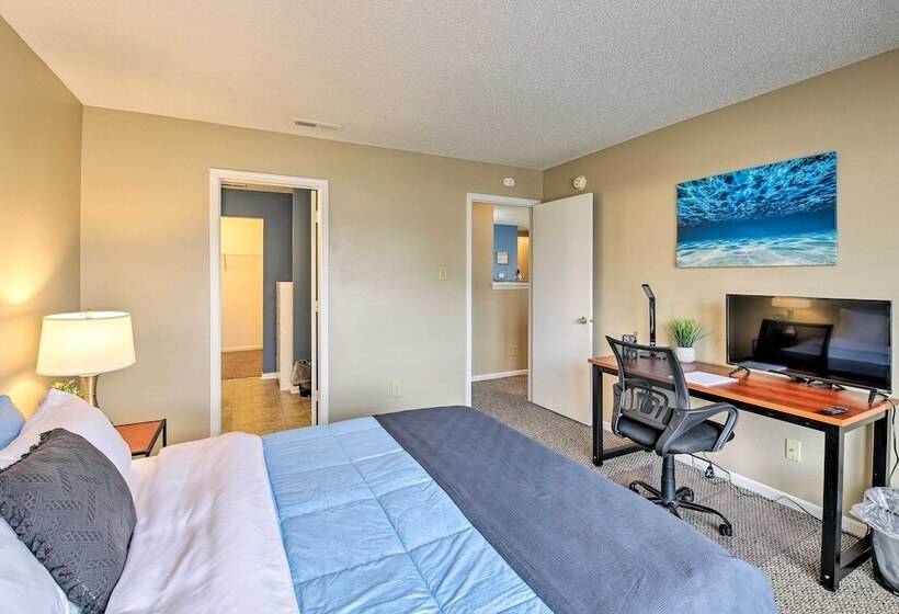 Lafayette House   7 Mi. To Purdue & Downtown!