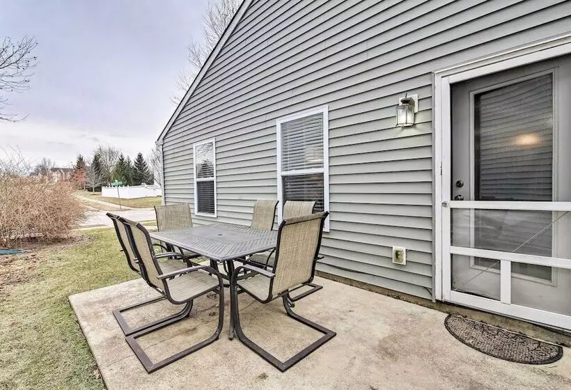 Lafayette House   7 Mi. To Purdue & Downtown!