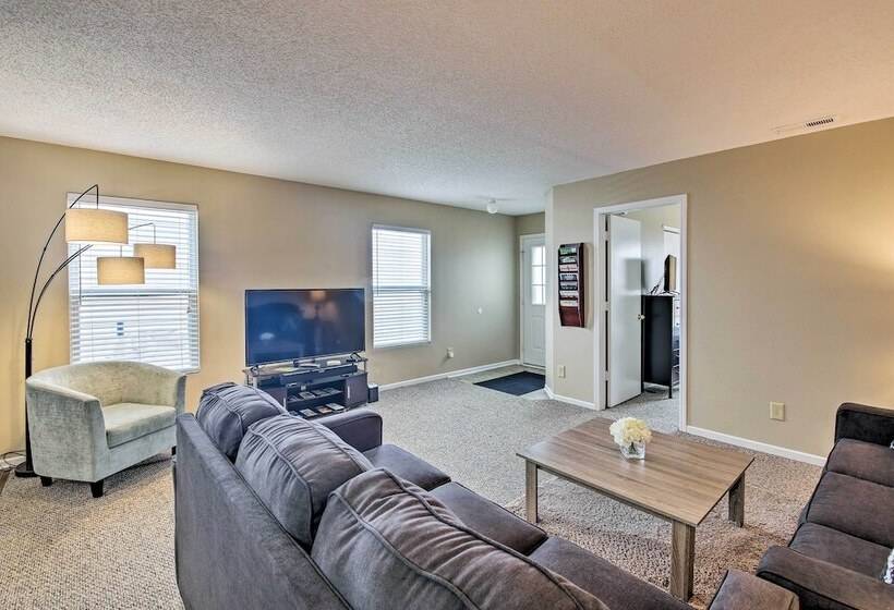 Lafayette House   7 Mi. To Purdue & Downtown!