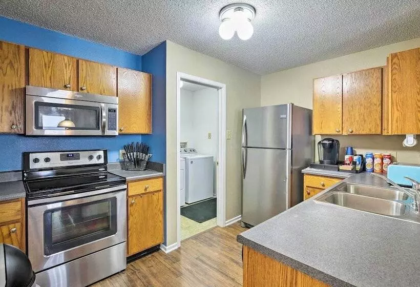 Lafayette House   7 Mi. To Purdue & Downtown!