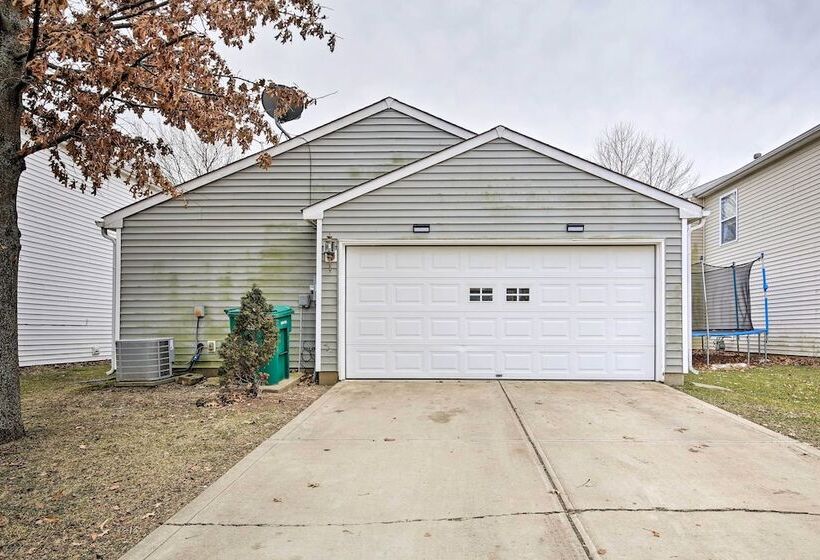 Lafayette House   7 Mi. To Purdue & Downtown!