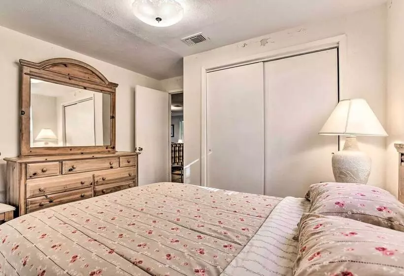 Las Brisas  Palacios Home   Fishing Pier & Kayaks