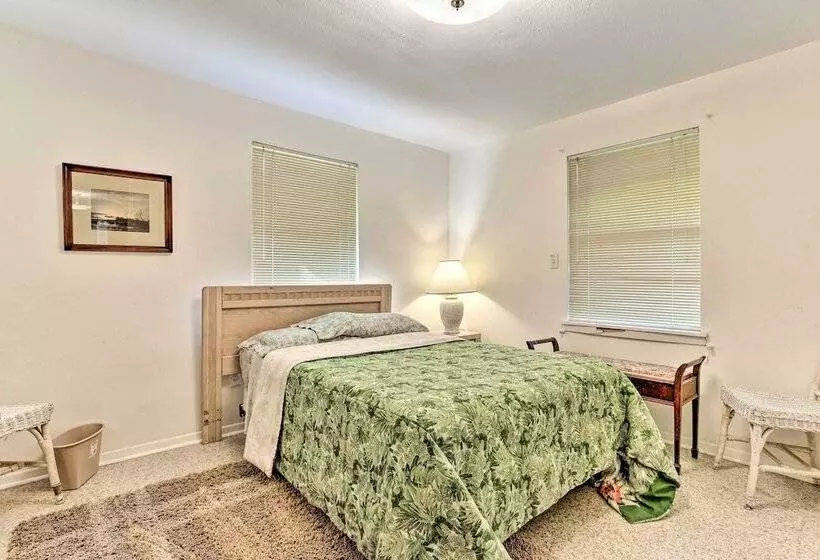 Las Brisas  Palacios Home   Fishing Pier & Kayaks