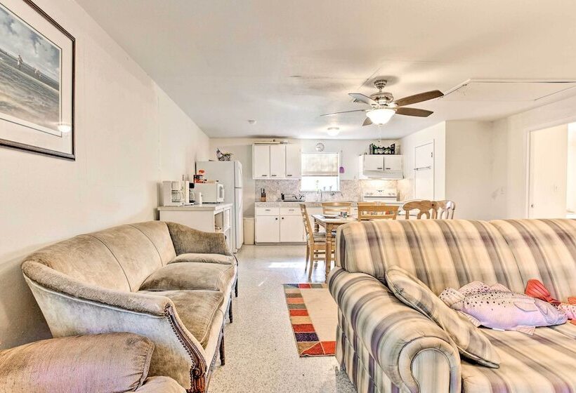 Las Brisas  Palacios Home   Fishing Pier & Kayaks