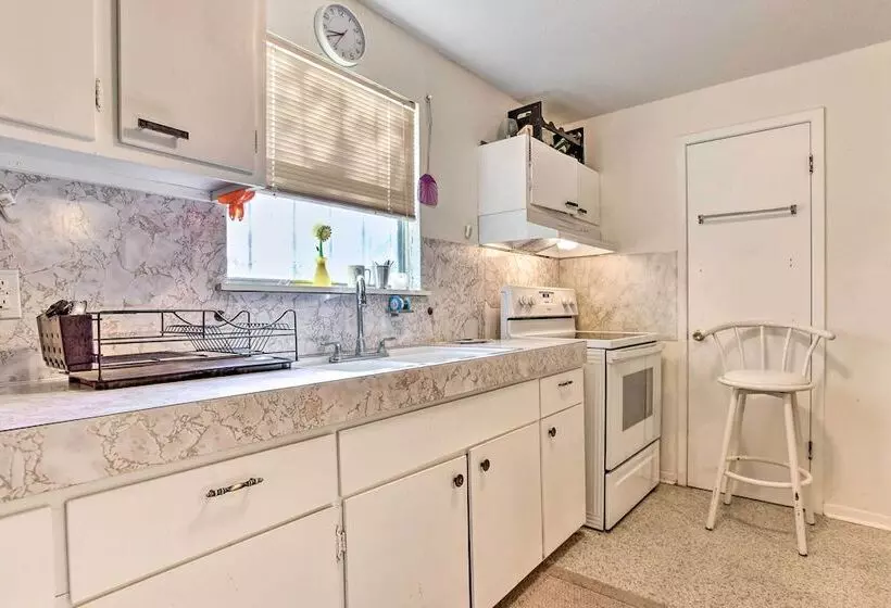 Las Brisas  Palacios Home   Fishing Pier & Kayaks