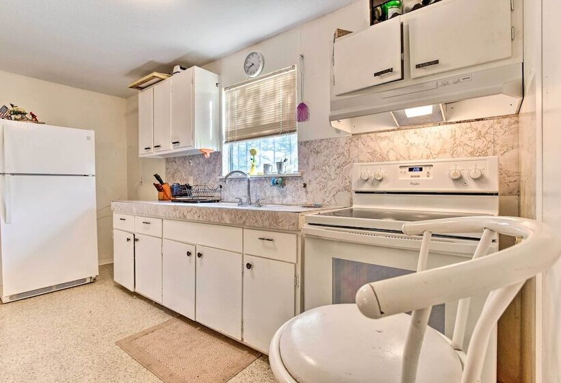 Las Brisas  Palacios Home   Fishing Pier & Kayaks