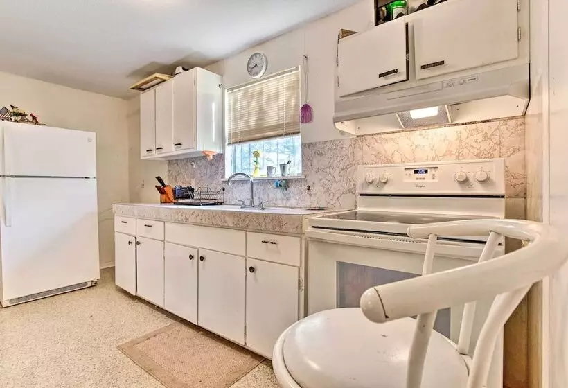 Las Brisas  Palacios Home   Fishing Pier & Kayaks