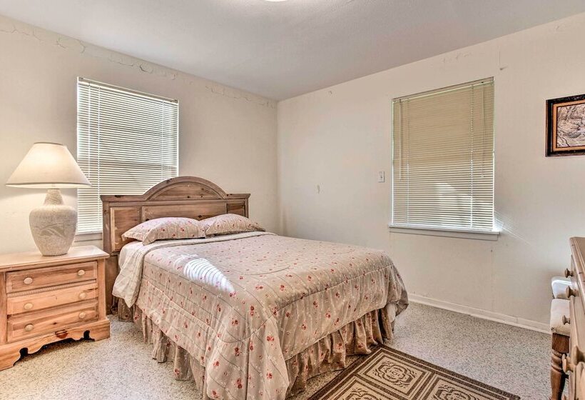 Las Brisas  Palacios Home   Fishing Pier & Kayaks