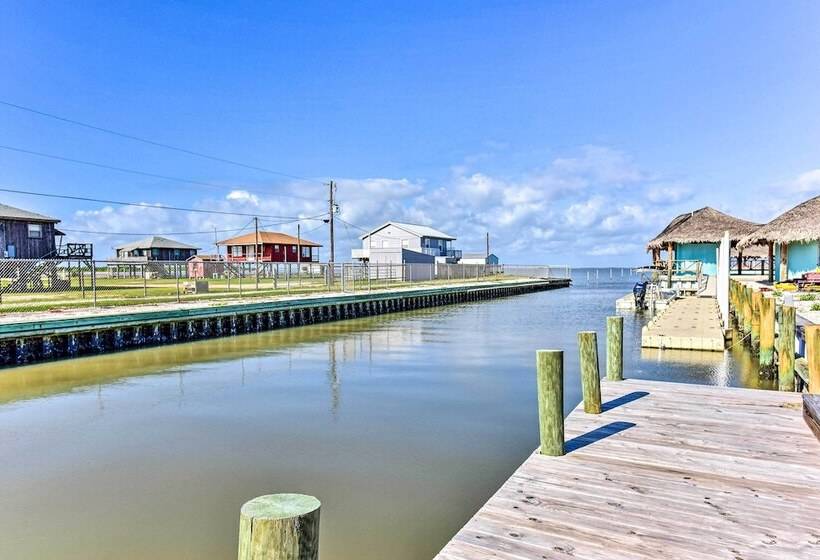 Las Brisas  Palacios Home   Fishing Pier & Kayaks