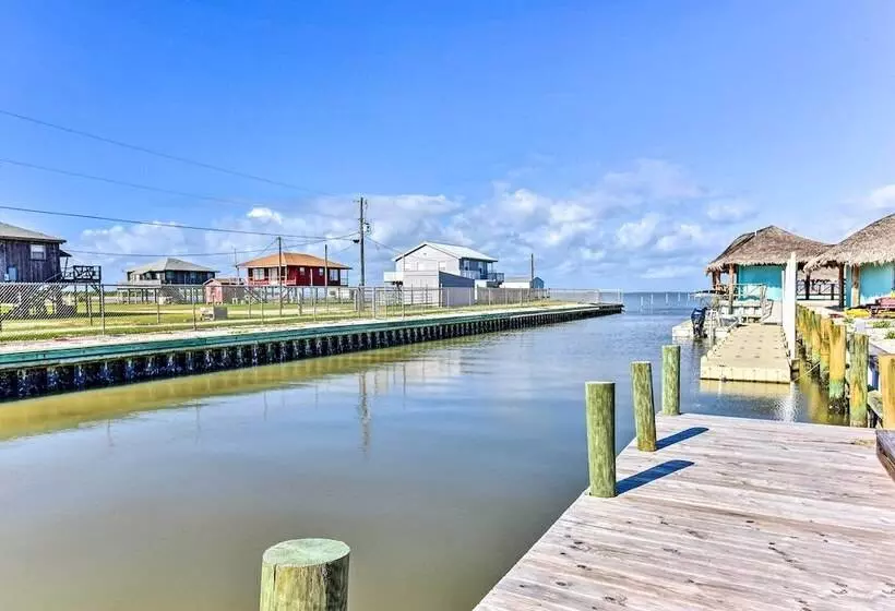 Las Brisas  Palacios Home   Fishing Pier & Kayaks