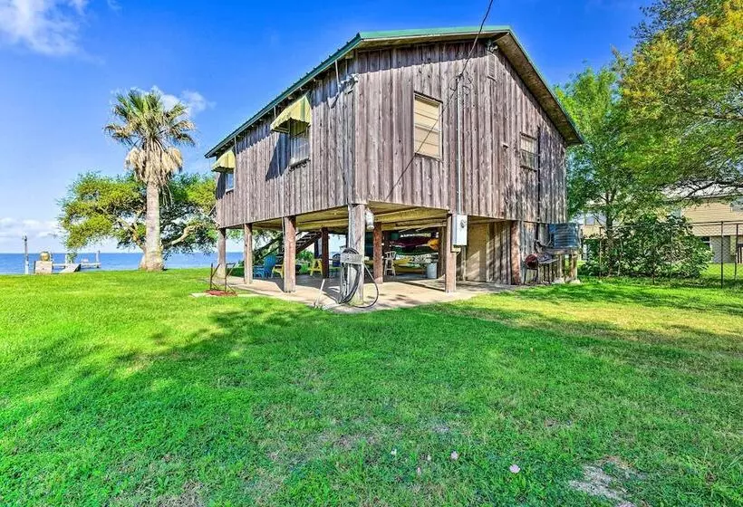 Las Brisas  Palacios Home   Fishing Pier & Kayaks