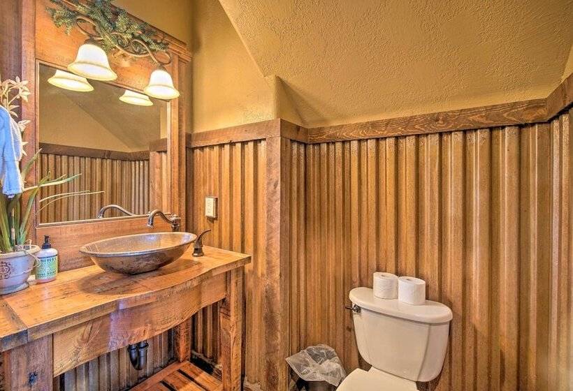 Luxe Mccall Cabin W/ Hot Tub ~ 8 Mi To Skiing