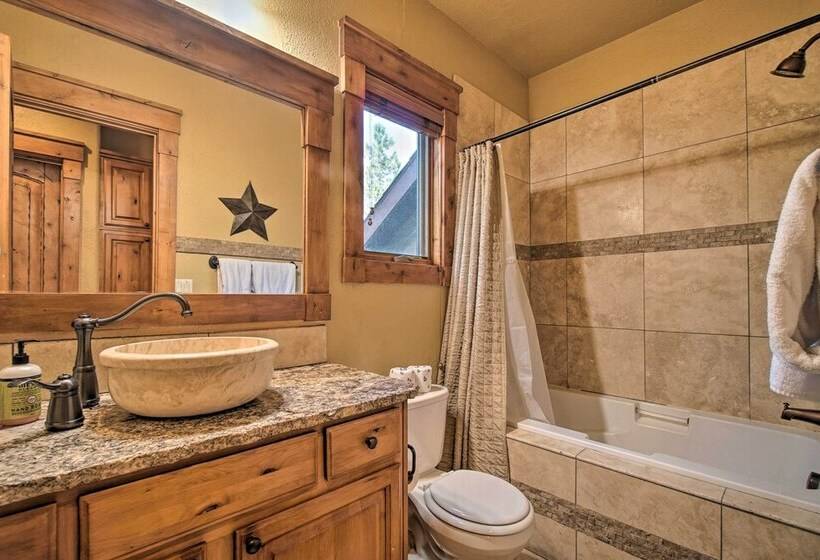 Luxe Mccall Cabin W/ Hot Tub ~ 8 Mi To Skiing