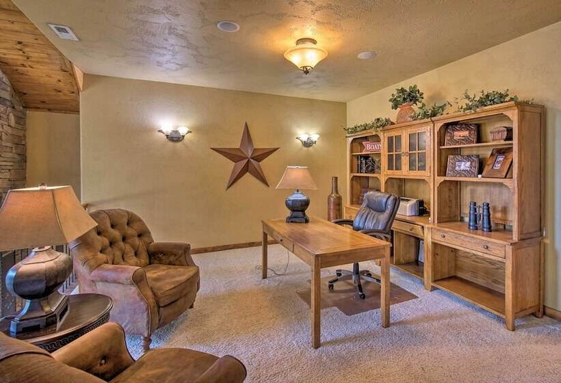 Luxe Mccall Cabin W/ Hot Tub ~ 8 Mi To Skiing