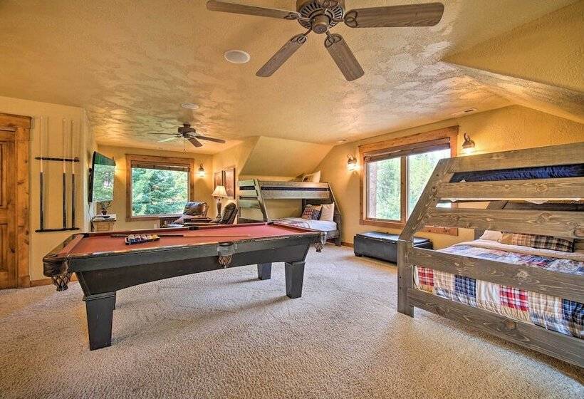 Luxe Mccall Cabin W/ Hot Tub ~ 8 Mi To Skiing