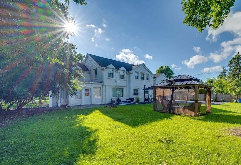 Luxurious Detroit Home Walk To Golf & Park!