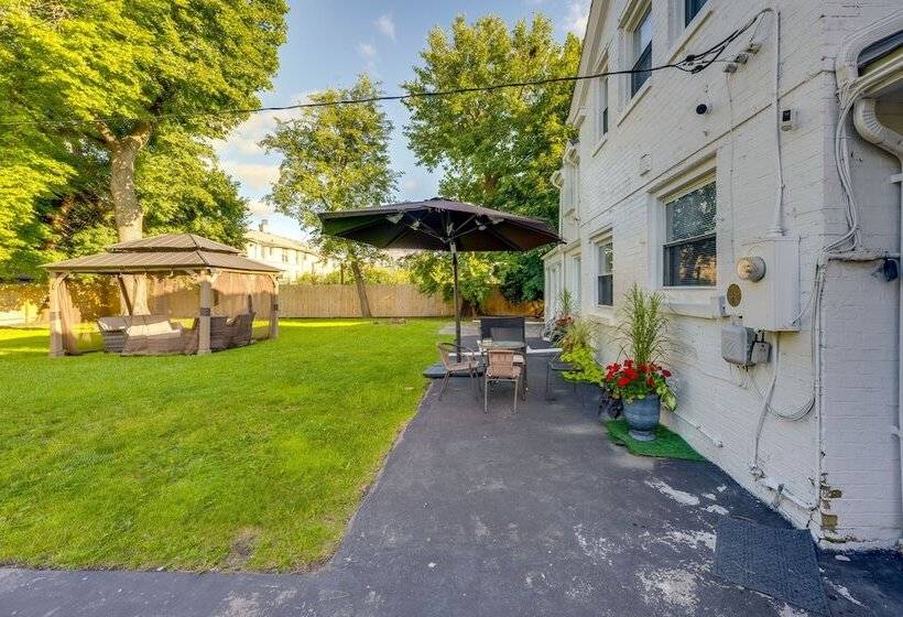 Luxurious Detroit Home Walk To Golf & Park!