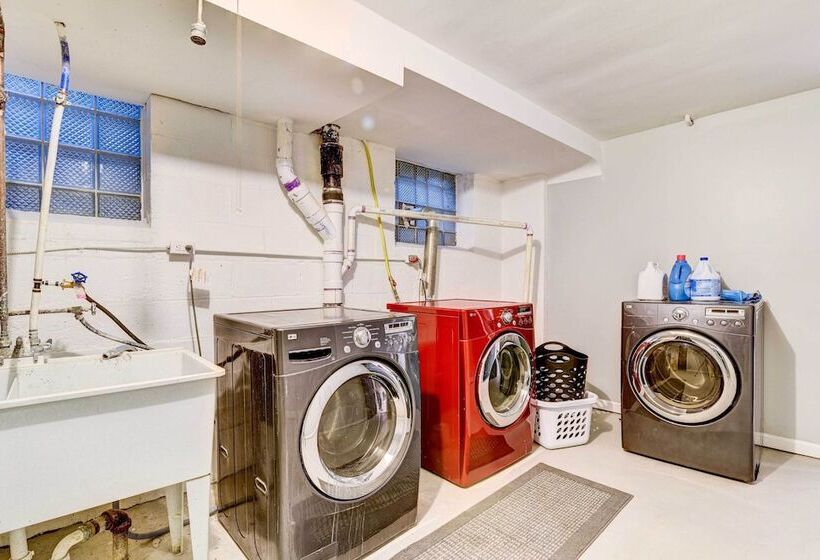 Luxurious Detroit Home Walk To Golf & Park!