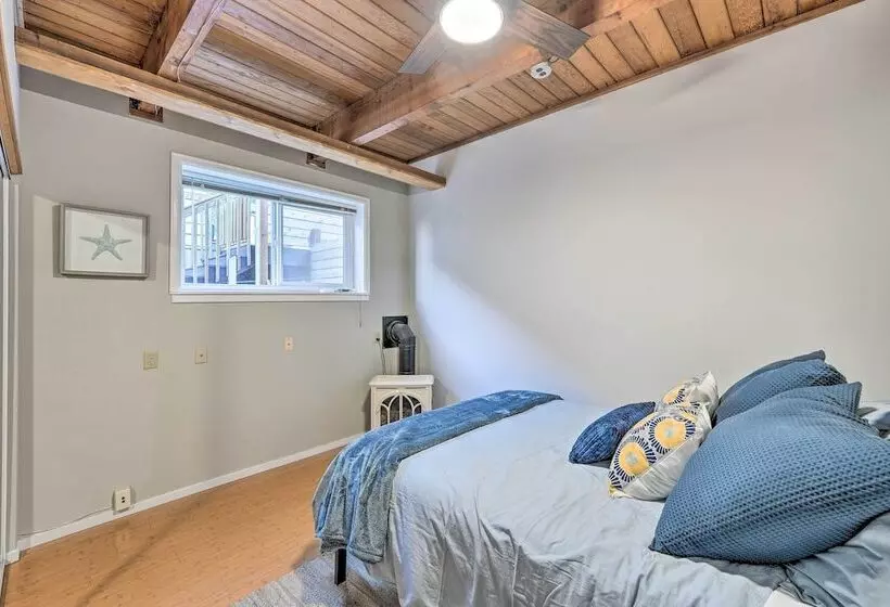 Mckees Beach House W/ Ocean Views, Hot Tub!