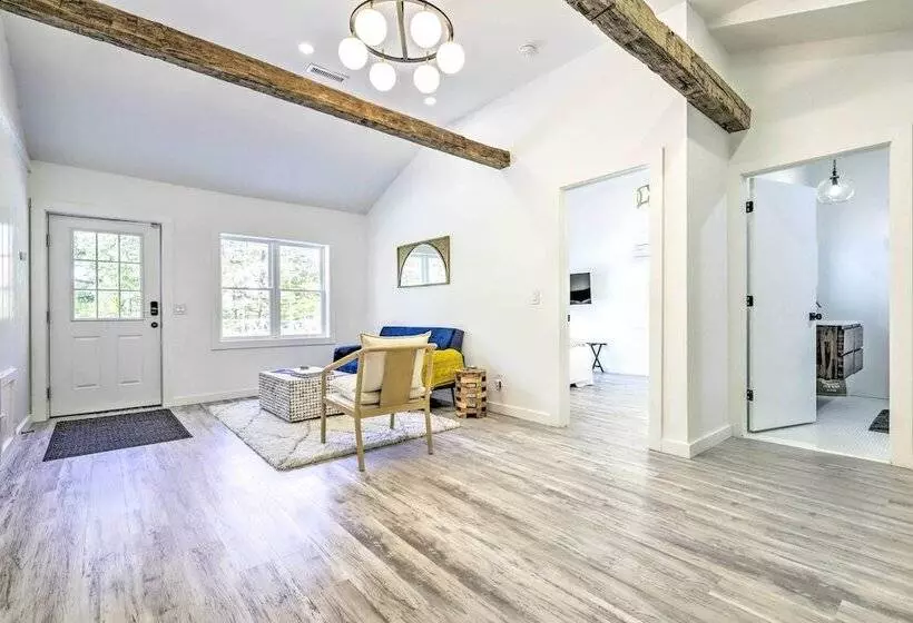 Modern Escape W/ Fire Pit, Near Lake Waramaug