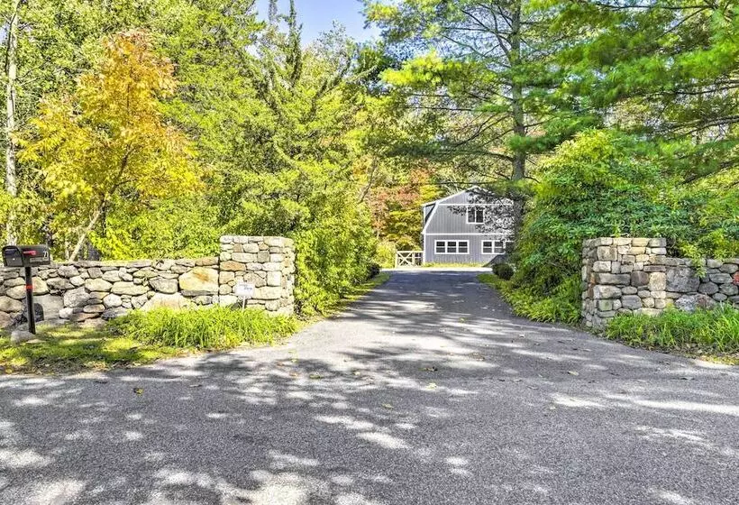 Modern Escape W/ Fire Pit, Near Lake Waramaug