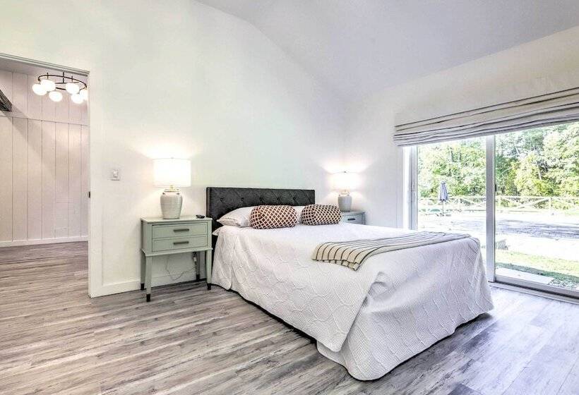 Modern Escape W/ Fire Pit, Near Lake Waramaug