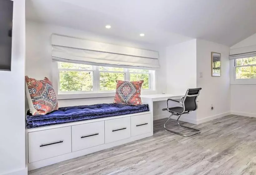 Modern Escape W/ Fire Pit, Near Lake Waramaug