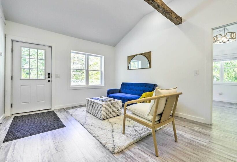 Modern Escape W/ Fire Pit, Near Lake Waramaug