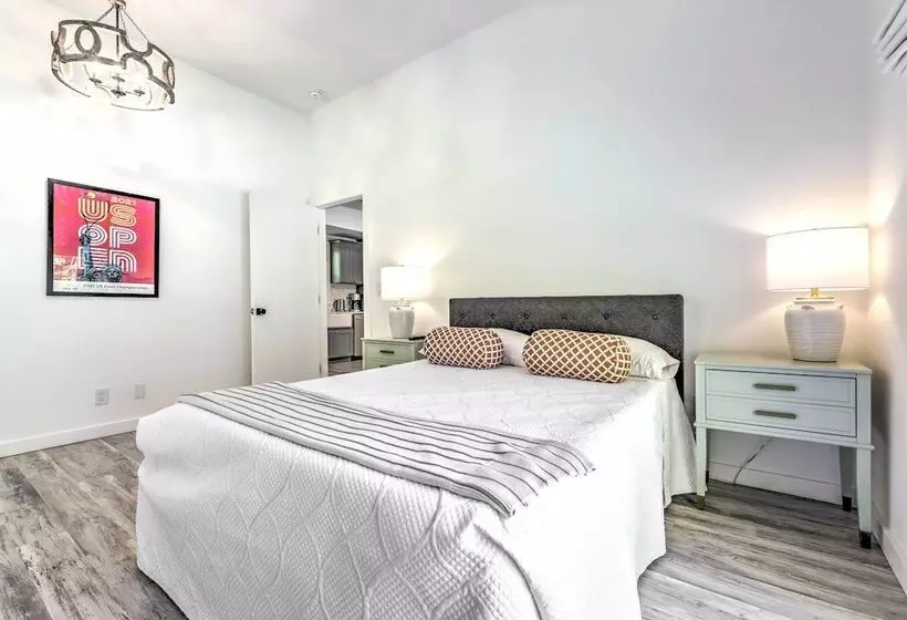 Modern Escape W/ Fire Pit, Near Lake Waramaug