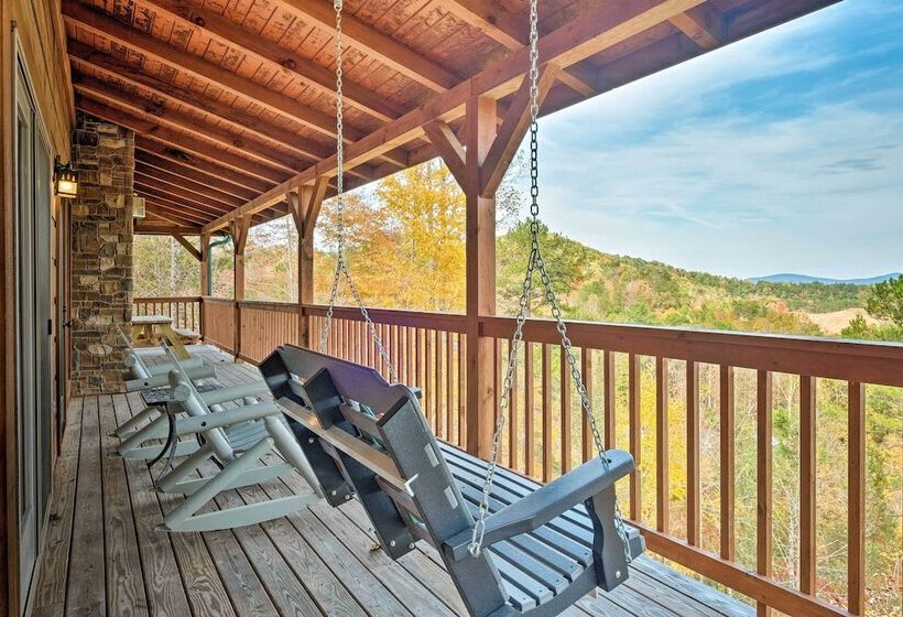 Pigeon Forge Cabin W/ Brand New Hot Tub & Views!