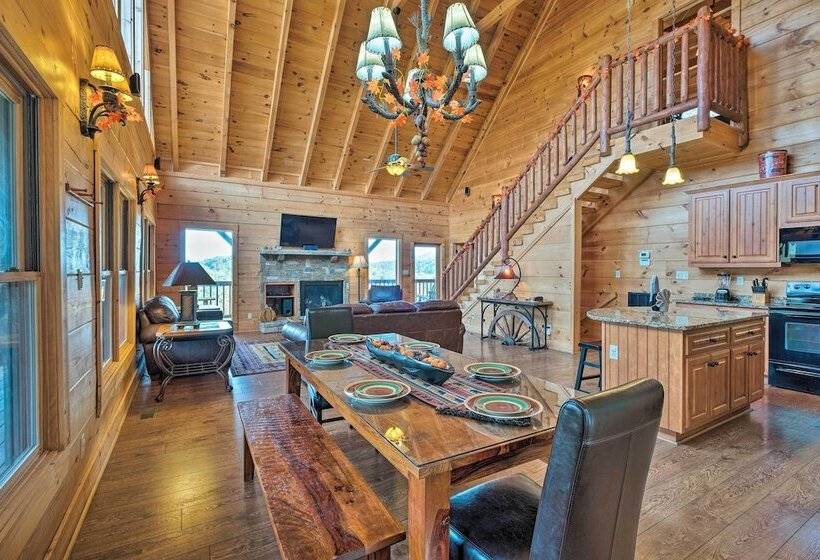 Pigeon Forge Cabin W/ Brand New Hot Tub & Views!