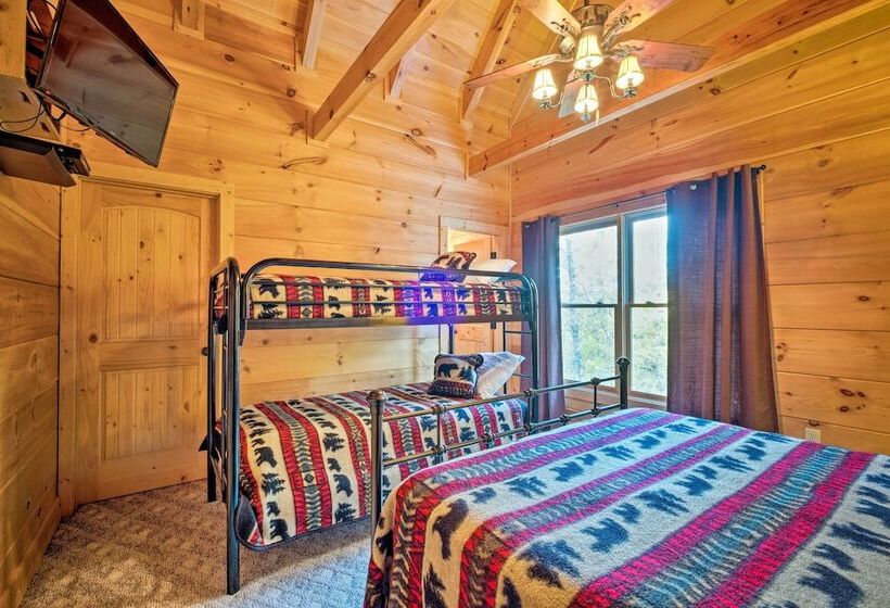 Pigeon Forge Cabin W/ Brand New Hot Tub & Views!