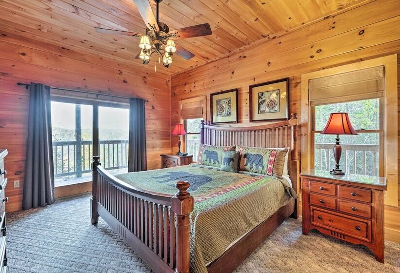 Pigeon Forge Cabin W/ Brand New Hot Tub & Views!