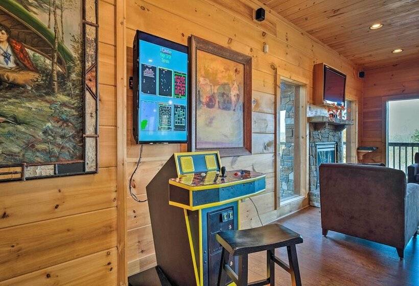 Pigeon Forge Cabin W/ Brand New Hot Tub & Views!