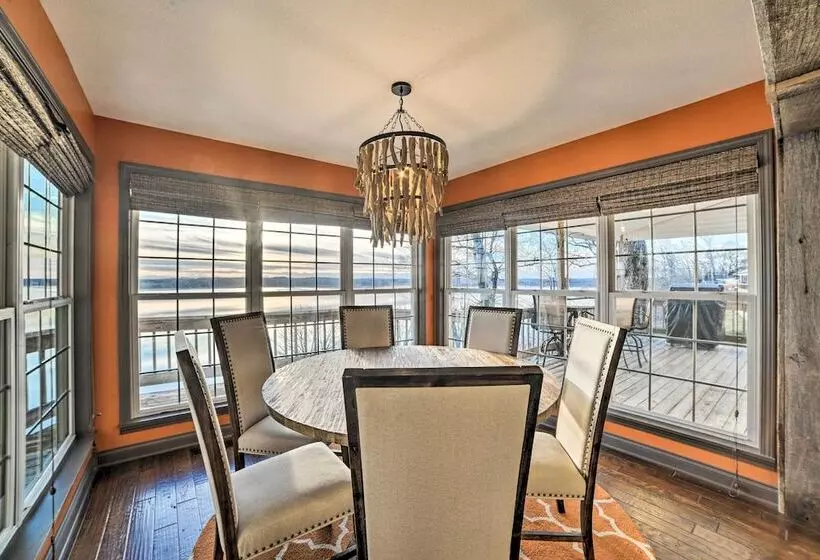 Peaceful Big Sandy Home W/ Deck On Kentucky Lake!