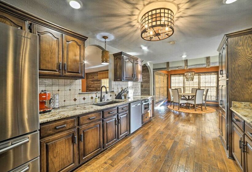 Peaceful Big Sandy Home W/ Deck On Kentucky Lake!