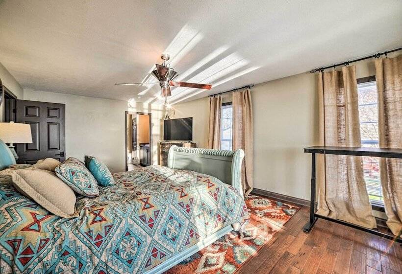 Peaceful Big Sandy Home W/ Deck On Kentucky Lake!