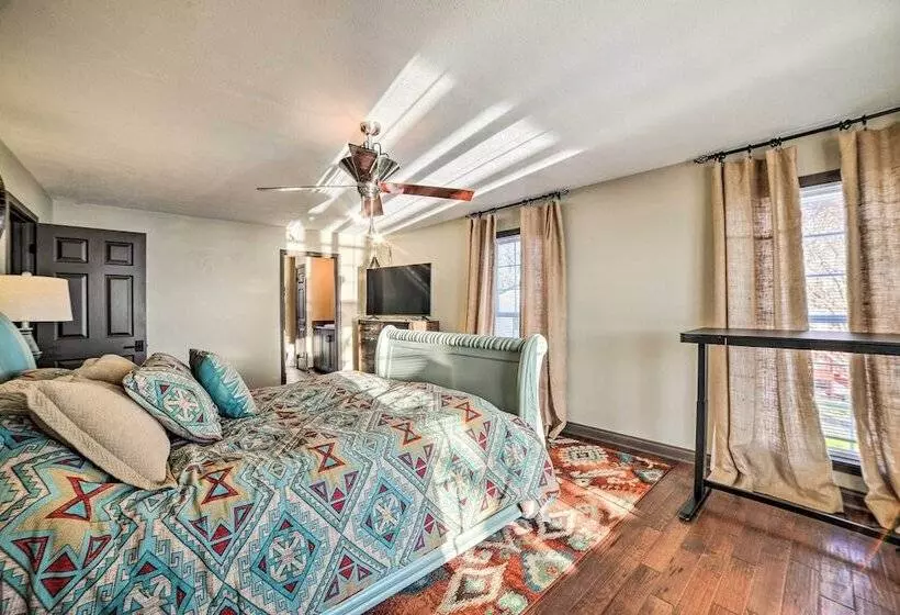 Peaceful Big Sandy Home W/ Deck On Kentucky Lake!