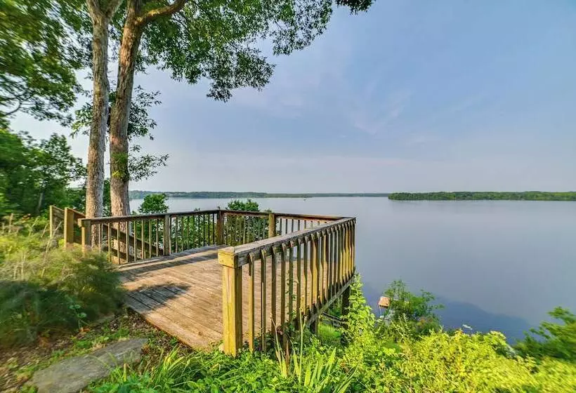 Peaceful Big Sandy Home W/ Deck On Kentucky Lake!