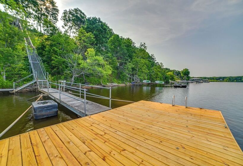 Peaceful Big Sandy Home W/ Deck On Kentucky Lake!