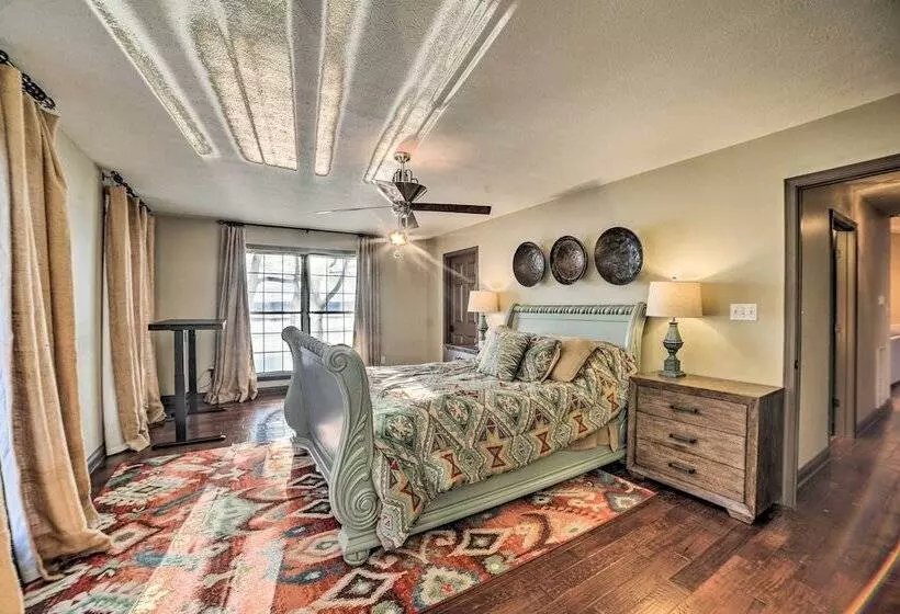 Peaceful Big Sandy Home W/ Deck On Kentucky Lake!