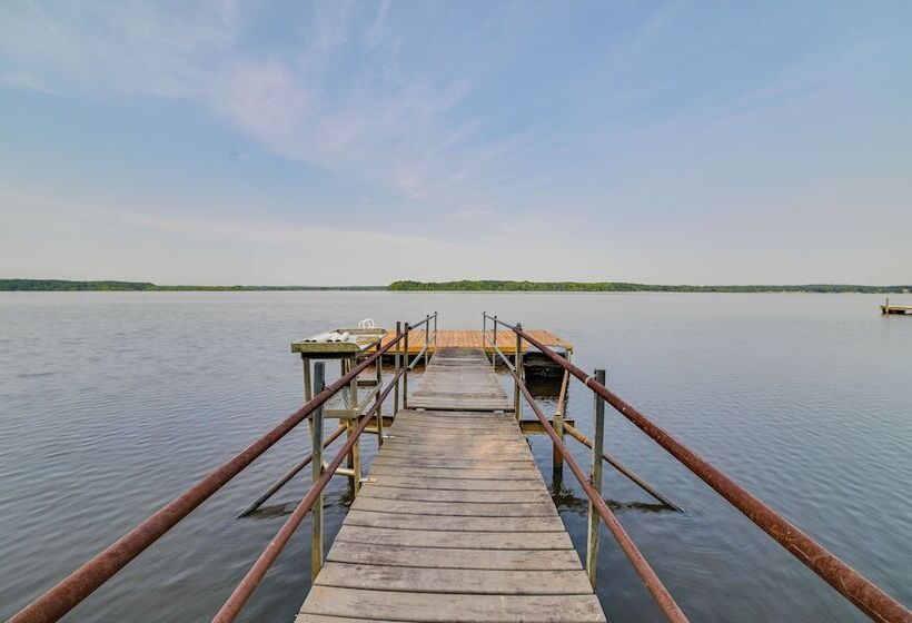 Peaceful Big Sandy Home W/ Deck On Kentucky Lake!