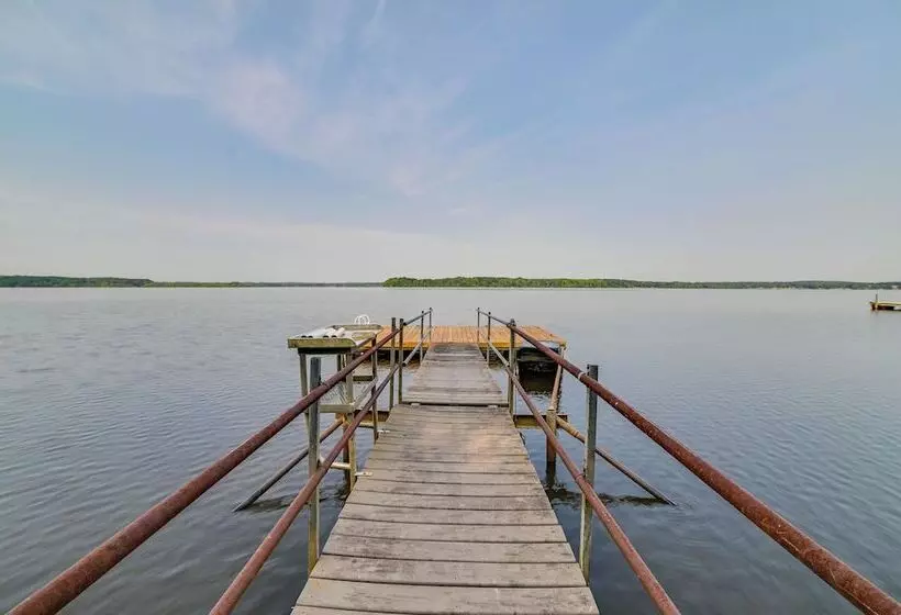 Peaceful Big Sandy Home W/ Deck On Kentucky Lake!